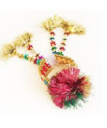 Picture of Tinsel Pom and Bead Bracelet 